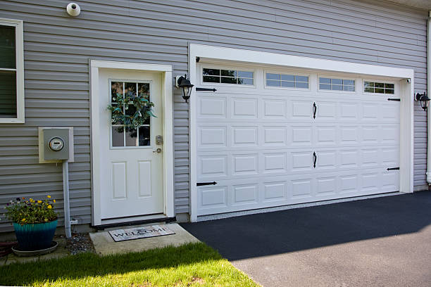 24/7 Emergency Garage Door Panel Replacement experts in Mount Pleasant, SC